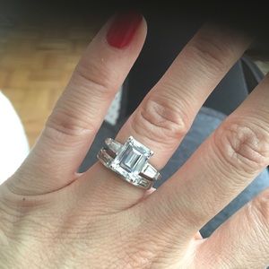 Engagement and wedding band set